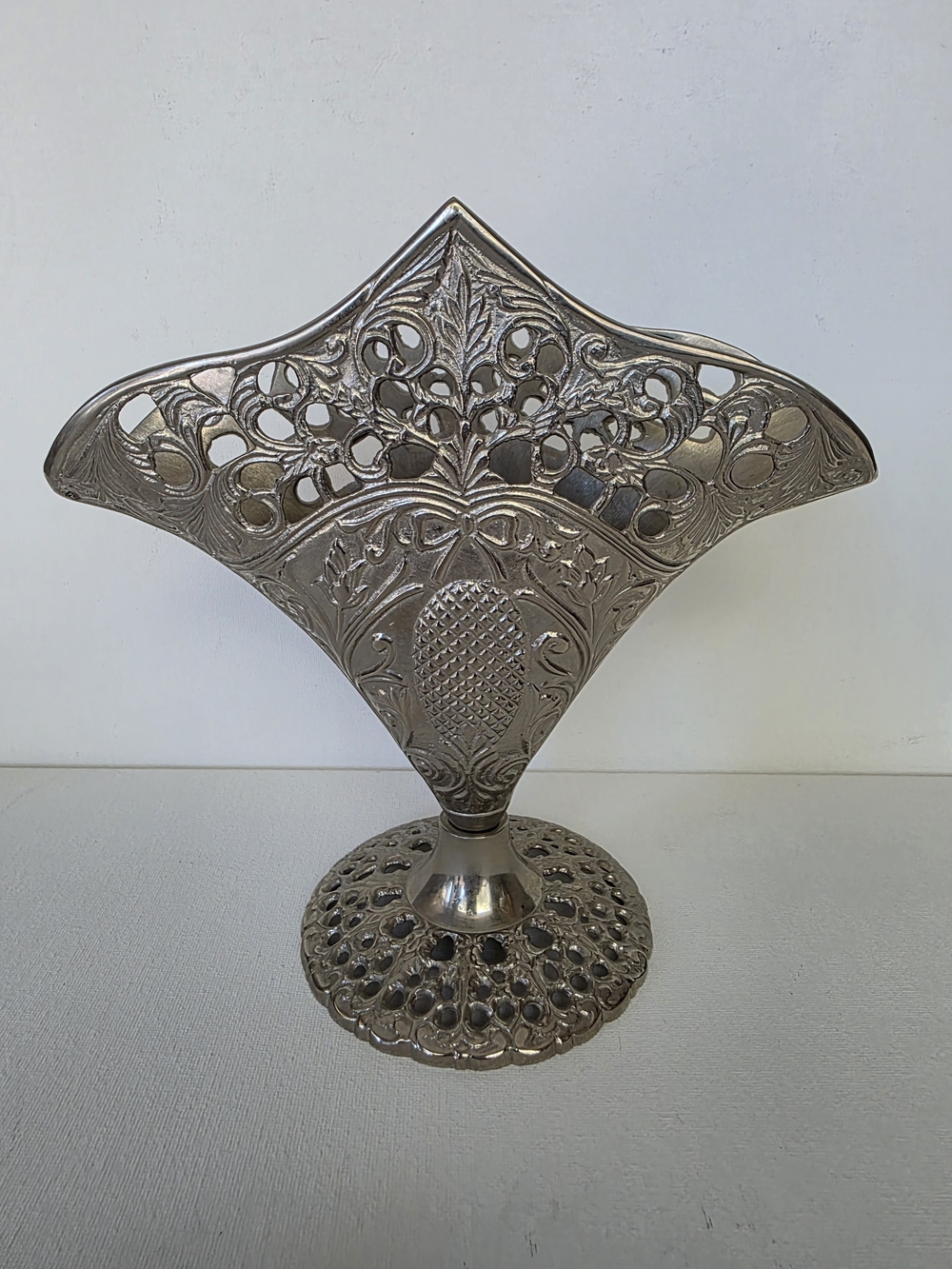 Liards Nickel Ornate Silver Decorative Vase - Elegant Metal Accent
